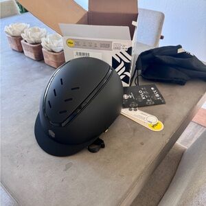 Charles Owen Kylo Mips Black Riding Helmet. Size Large NWT